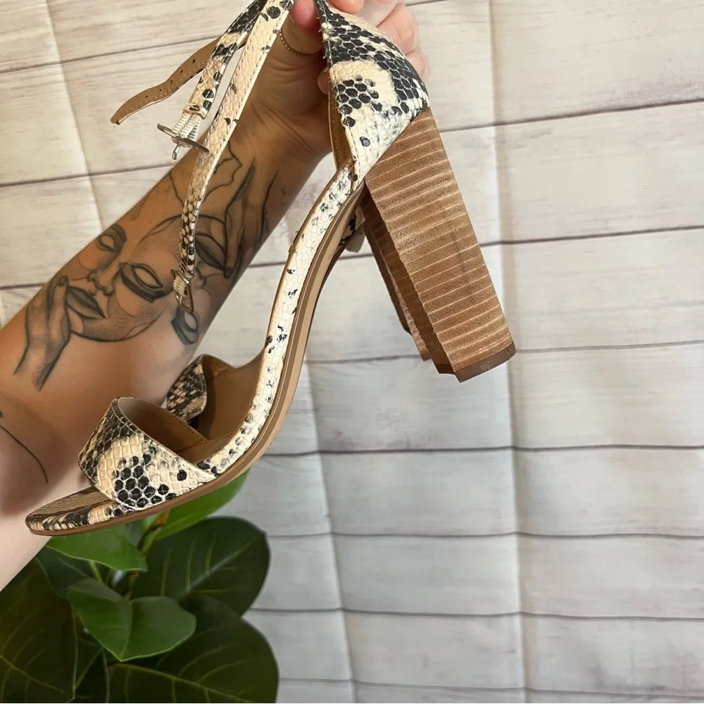 Steve Madden snake skin heels size 10